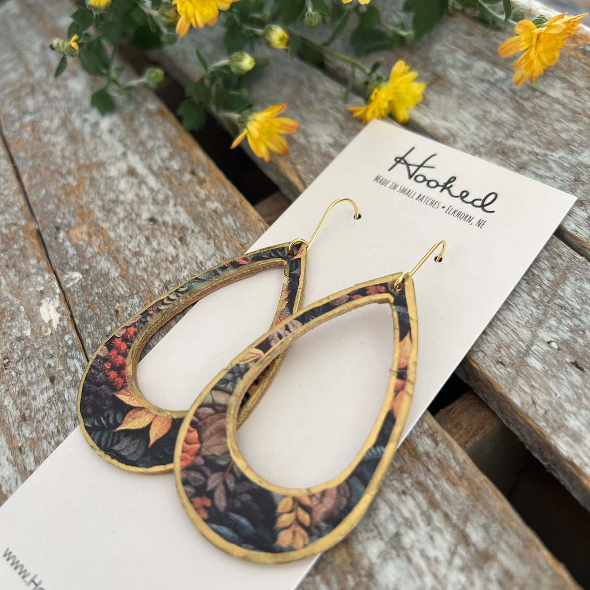 Autumn’s Majesty Teardrop Cutout Earrings